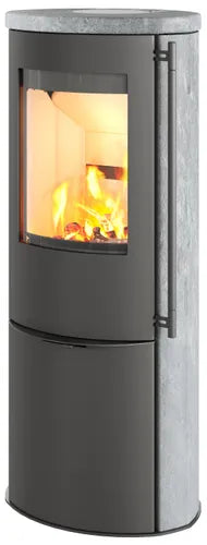 Lotus ronde houtkachel met groot glas, zwart stalen front en grijze zijbekleding voor sfeervolle en efficiënte verwarming in huis